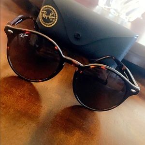 Ray Ban 2180 Tortoise color